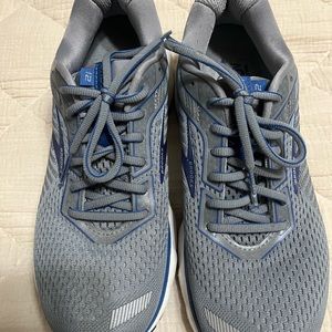 Brooks Ghost.  Worn only a few times.